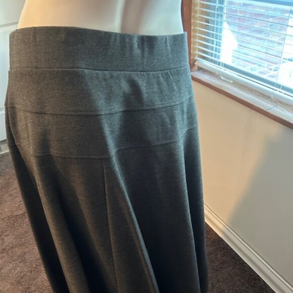 Roz & Ali Gray high waist Fit & Flare pull on skirt, size 2X - Picture 3 of 5